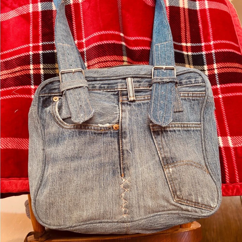 Levi’s Upcycled Vintage Denim Shoulder Bag - Picture 6 of 6